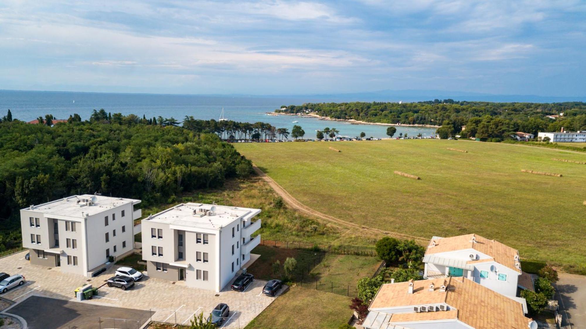 Baden Resort Basanija, Umag-With Sea View, Parking And 300M From The Beach Exterior photo